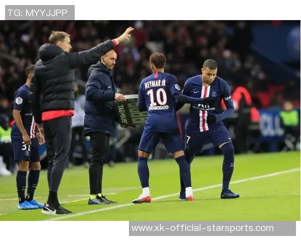 法比尼奥赞马尔基尼奥斯在巴黎和国家队展现出色领导力与高水平表现 法比尼奥赞马尔基尼奥斯在巴黎和国家队展现出色领导力与高水平表现